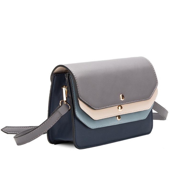 BEYOND THE FAME Handbags - KATE VEGAN CROSSBODY BAGS - GREY